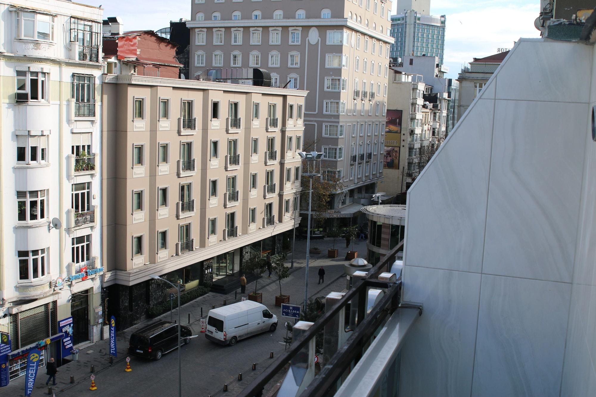 Emerald Hotel 4*